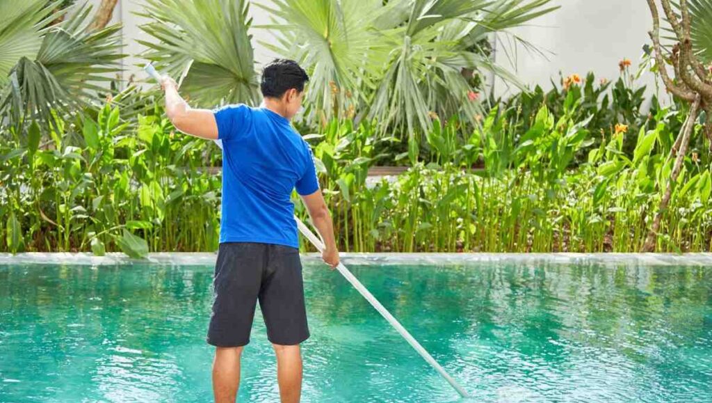 residential pool cleaning